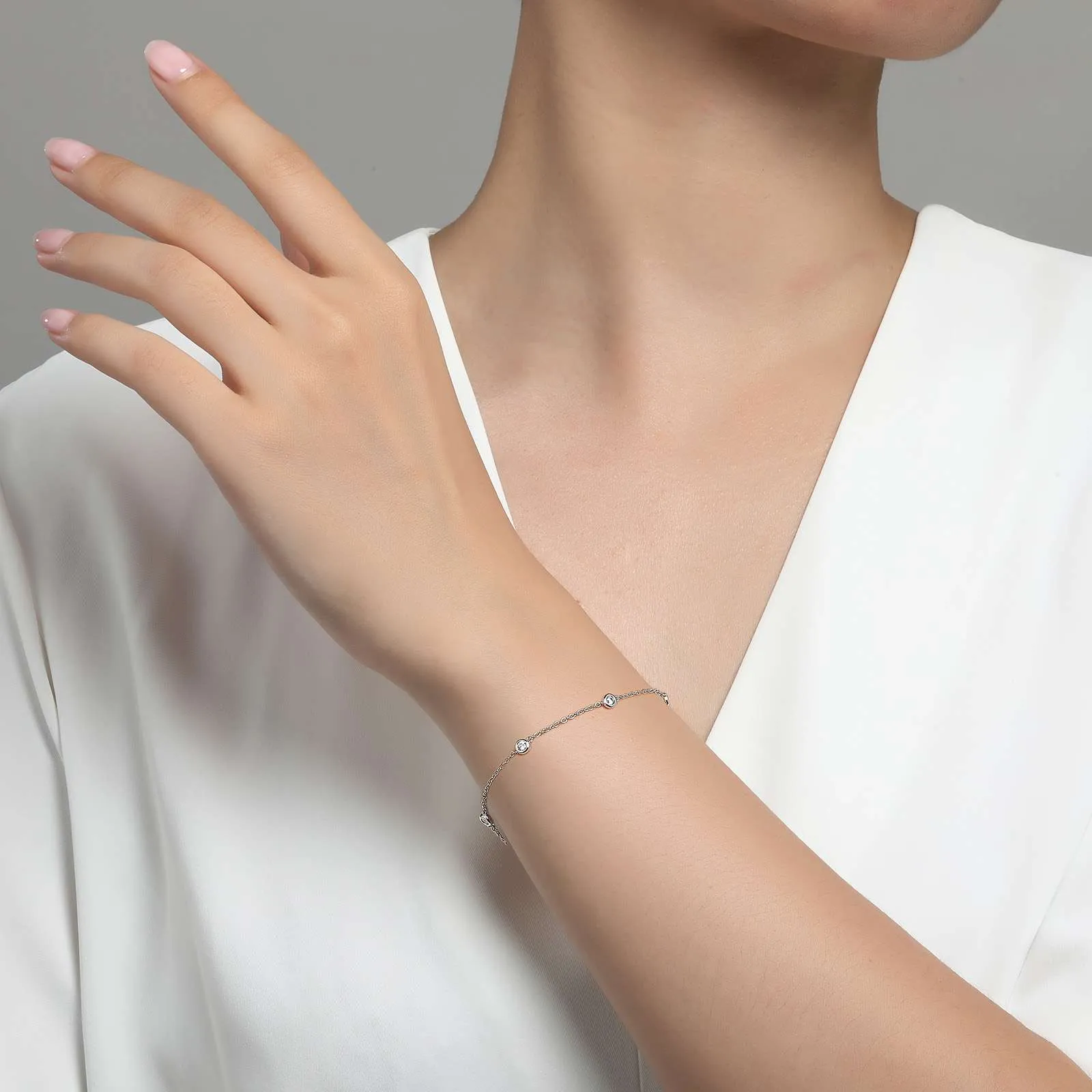 0.53 CTW Station Bracelet B0154CLP75