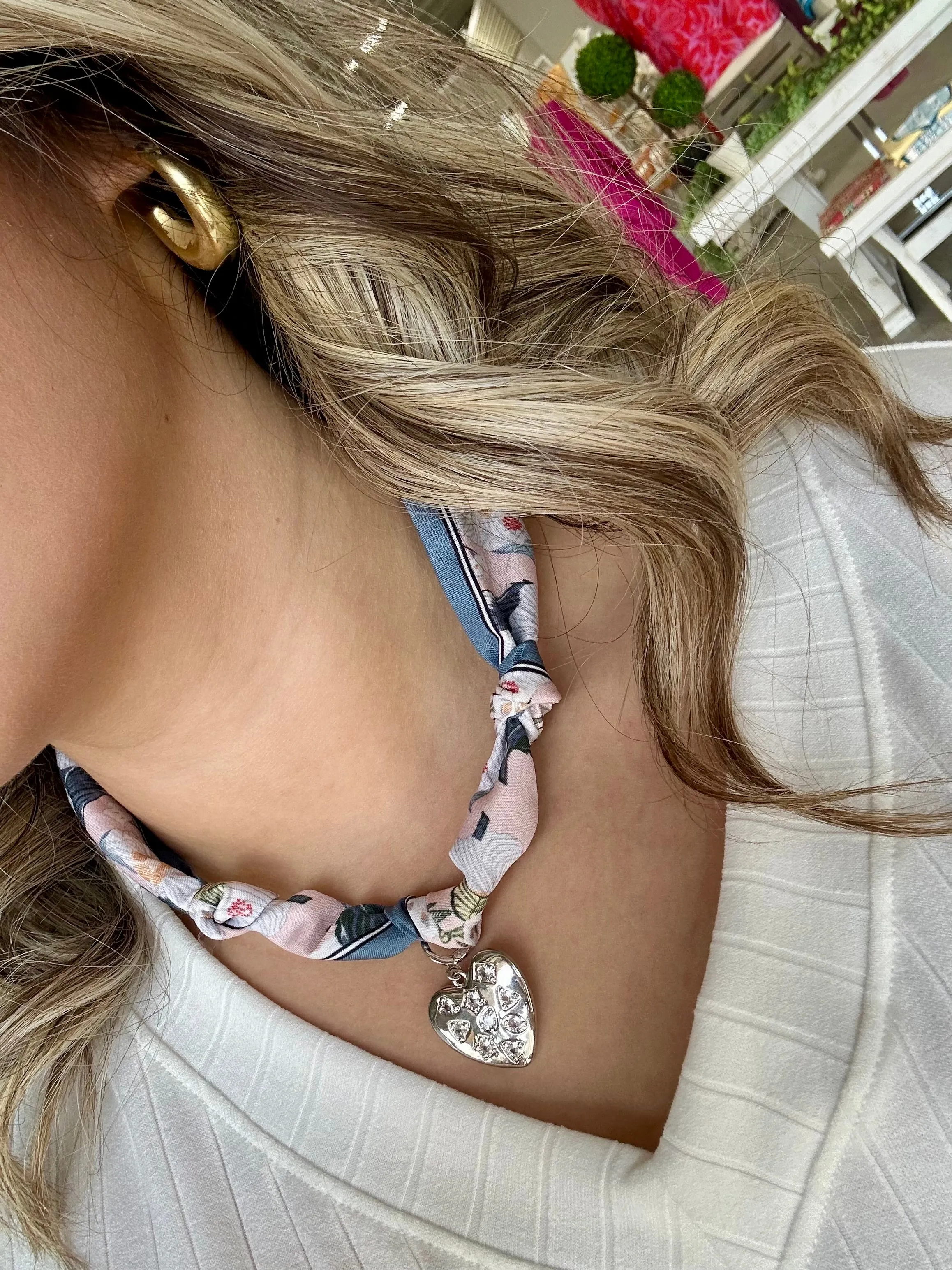 BIG HEART SILVER CHARM W/ SCARF