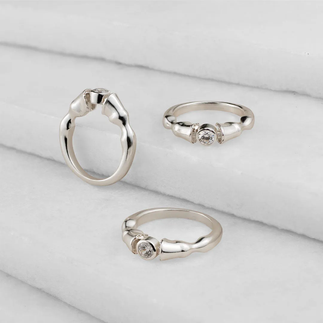 Cavallo - Moissanite Stone and Stylized Horse Hooves Sterling Silver Ring