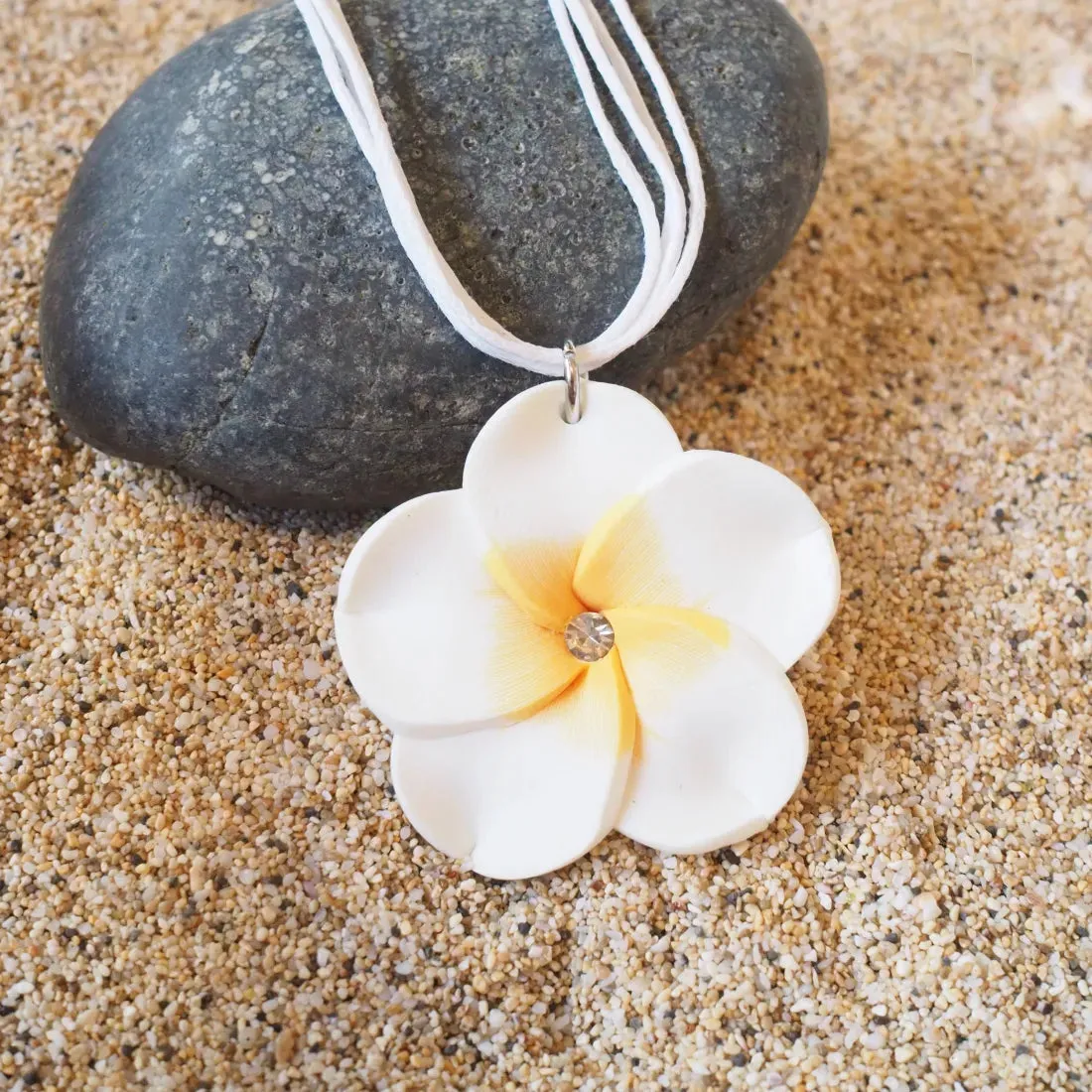 Flirty Plumeria White Pendant Hawaiian Necklace