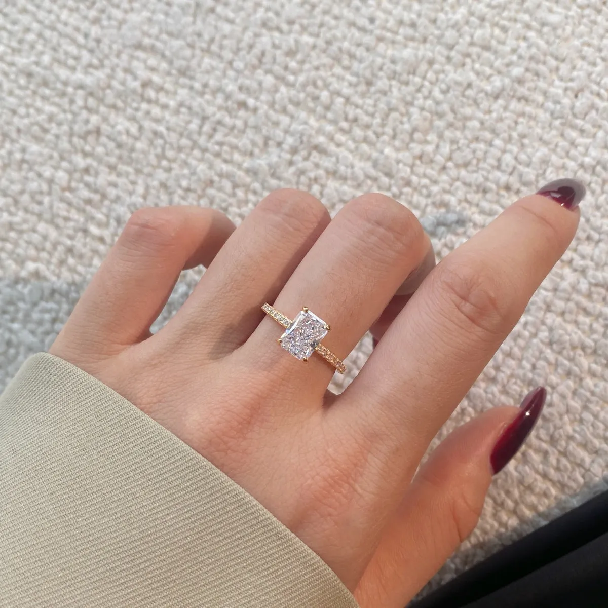[Goodv]2.0 Carat Dazzling Sparkling Radiant Cut Party Ring