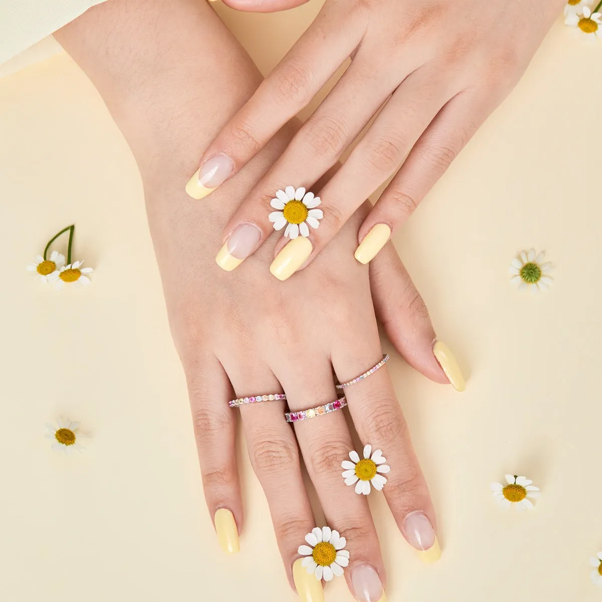 [Goodv]Ornate Colorful Round Cut Tennis Ring