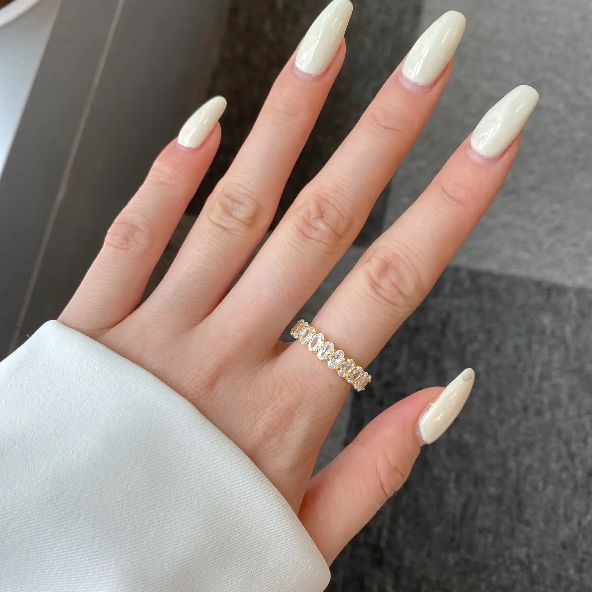 [Goodv]Ornate Oval Cut Tennis Ring