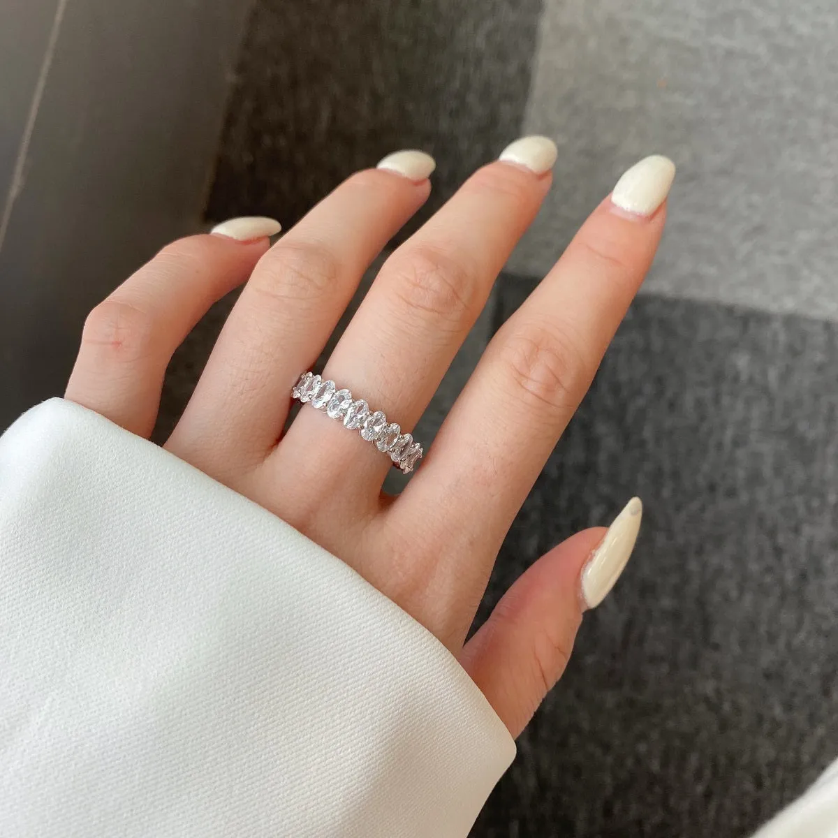 [Goodv]Ornate Oval Cut Tennis Ring