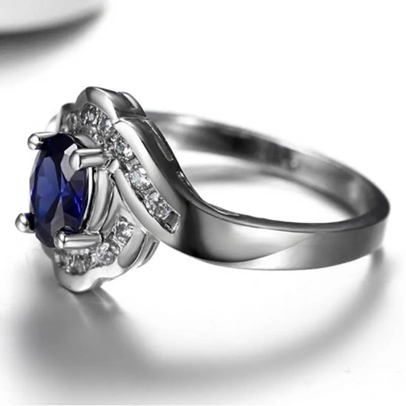 Graceful Luxury Geometry Blue Oval AAAA Lab Sapphire Gemstone New Design Ring