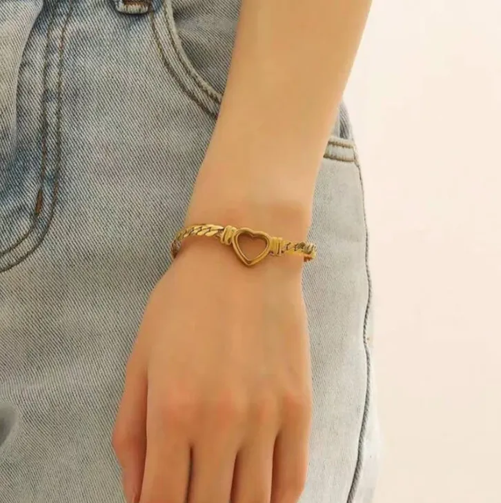 Heart Charm Chain Bracelet
