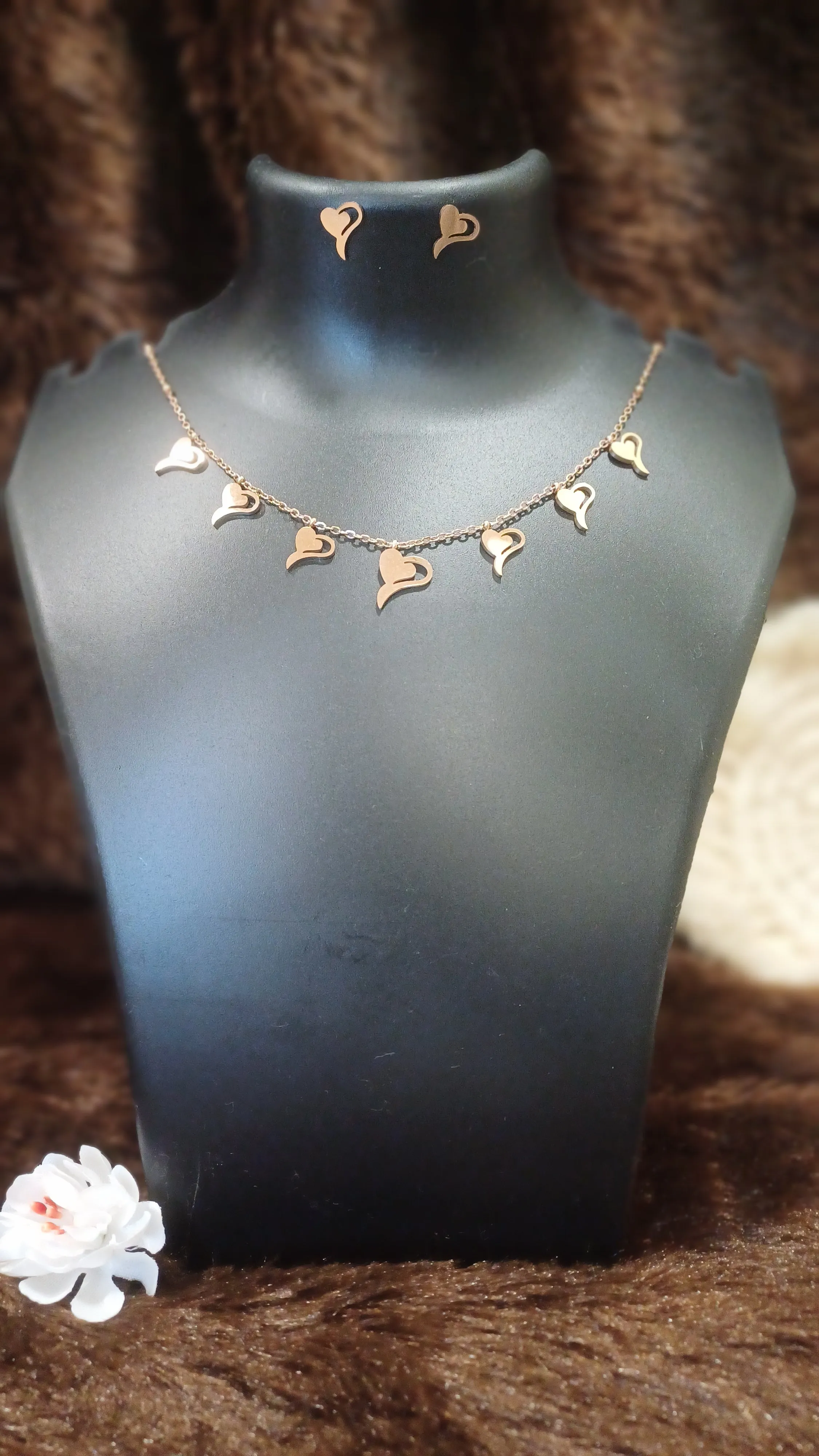 Hearts everywhere statement chain with hangings and matching earrings_anti tarnish