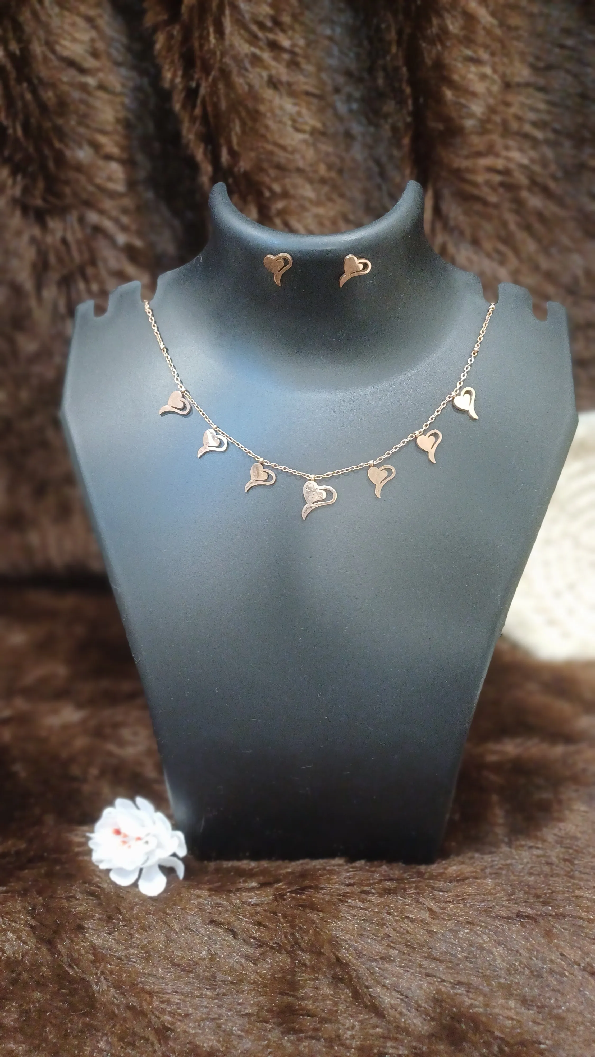 Hearts everywhere statement chain with hangings and matching earrings_anti tarnish