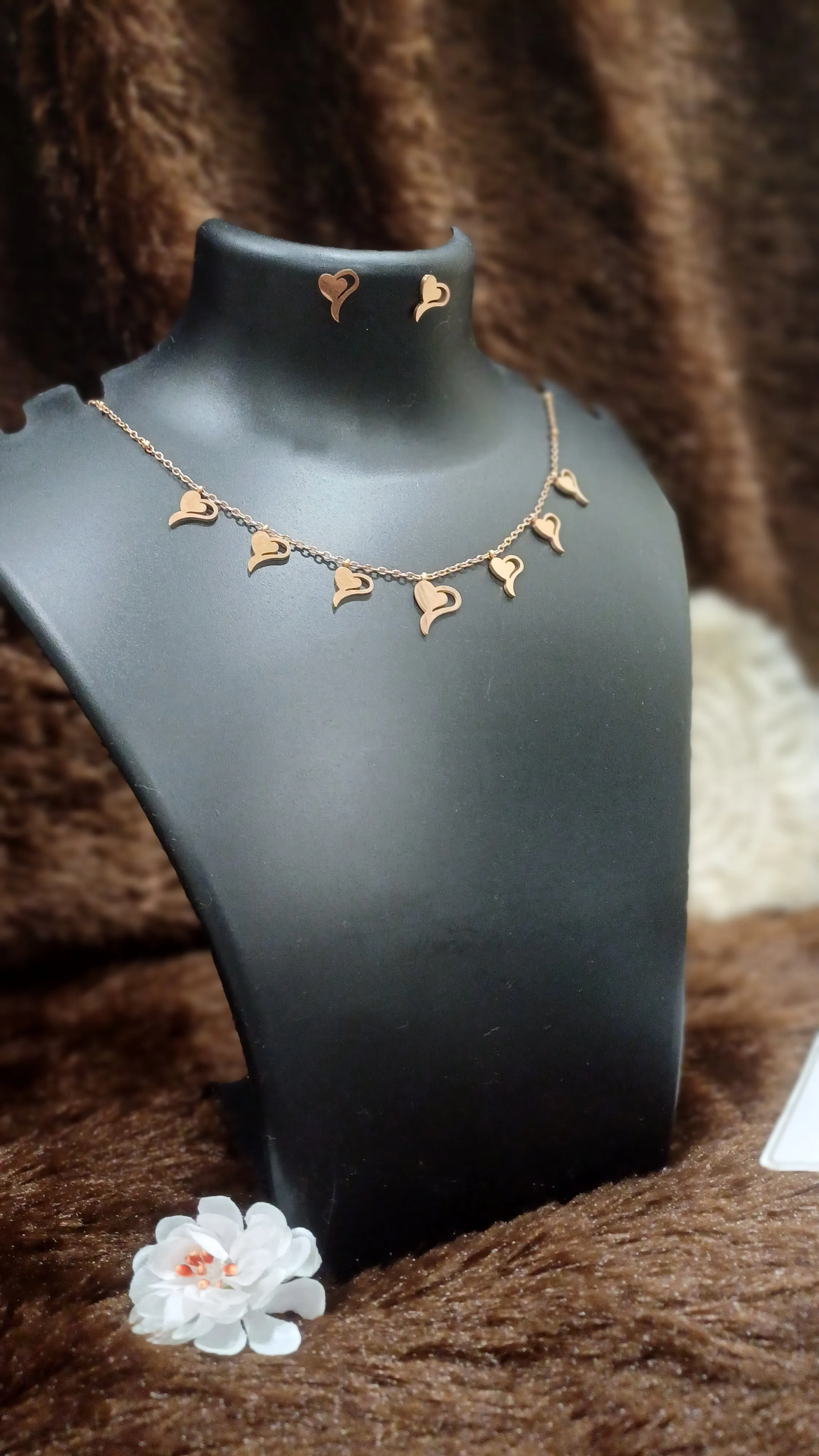 Hearts everywhere statement chain with hangings and matching earrings_anti tarnish