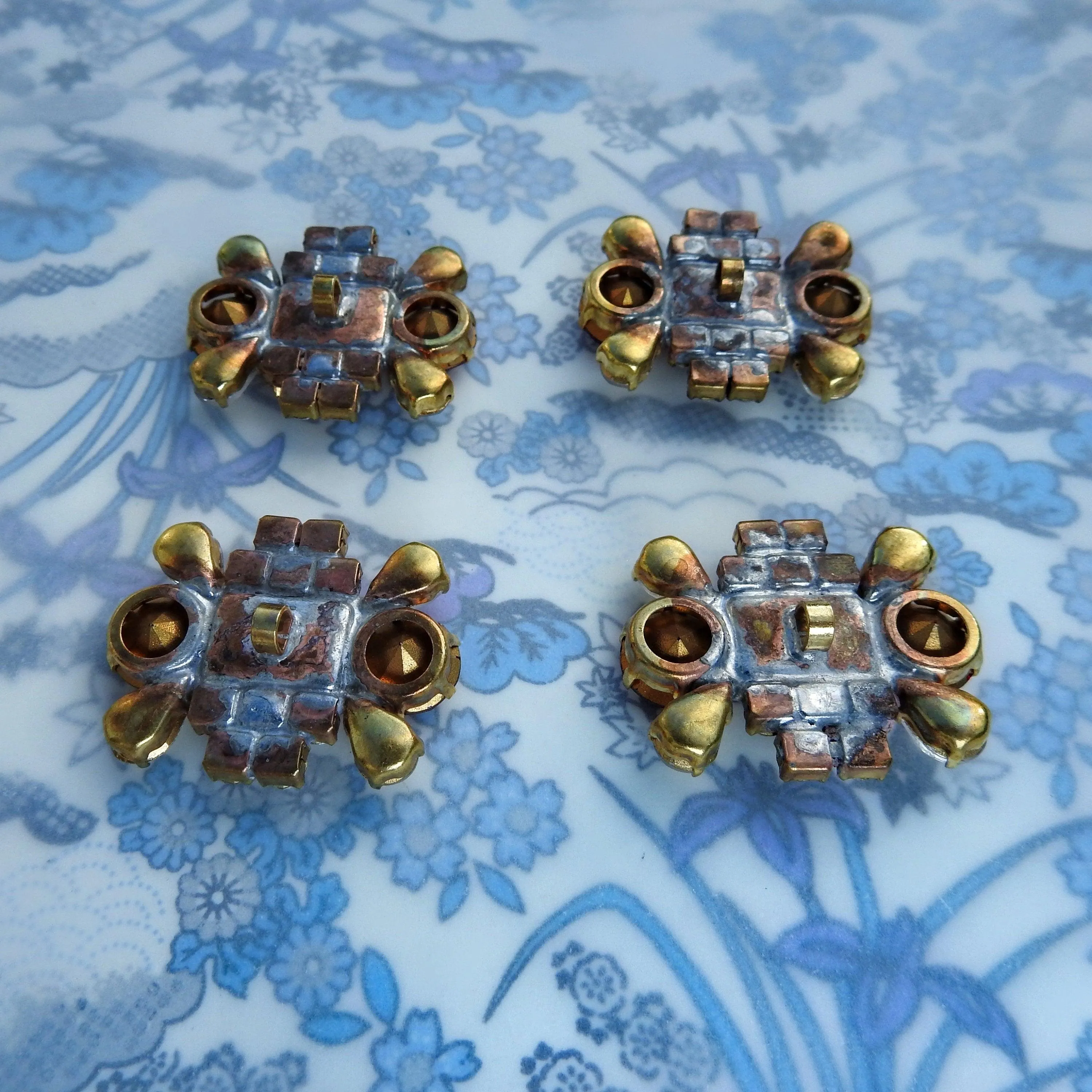 High-quality fancy buttons for jewelry bracelets DIY