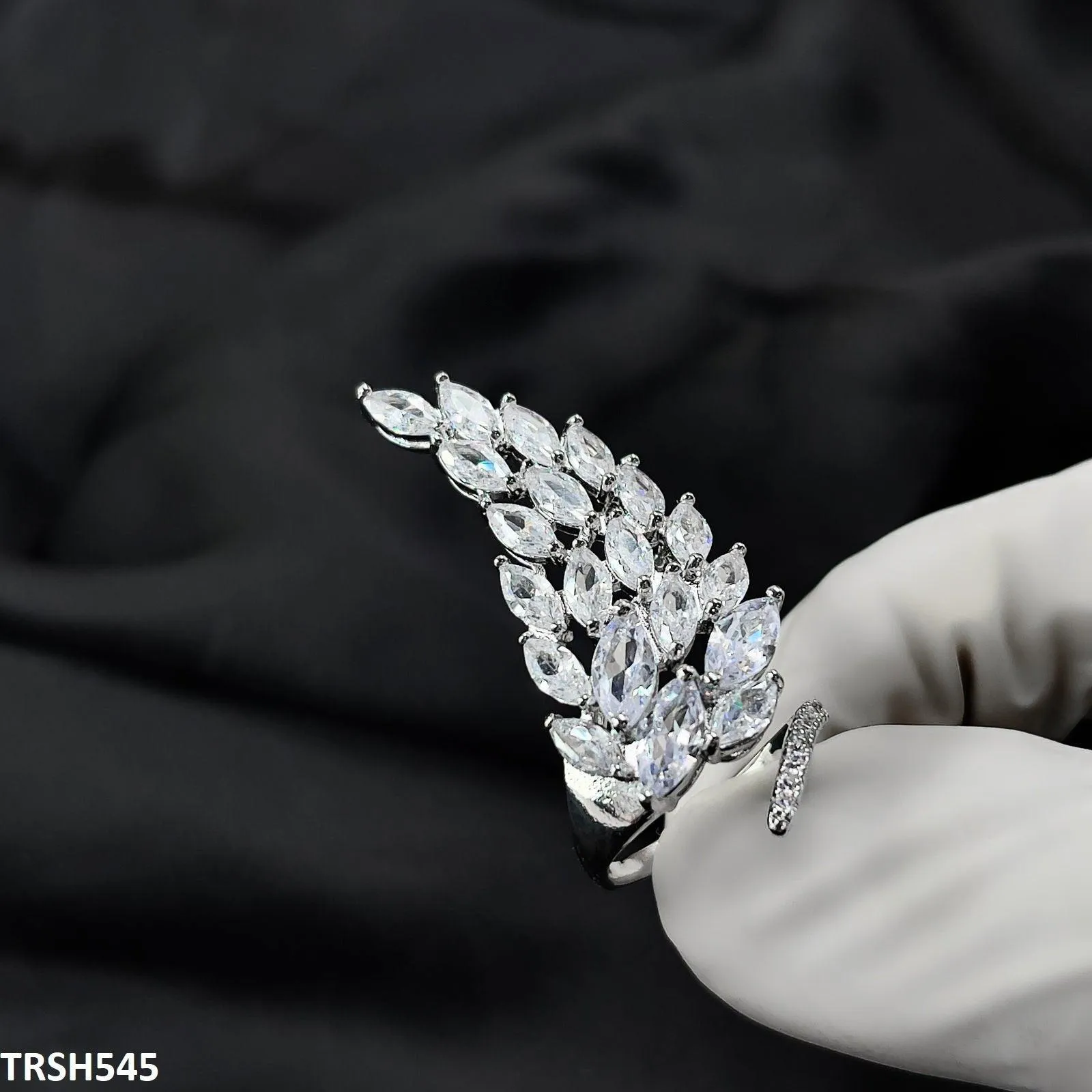 Luxury Adjustable Leaf Ring