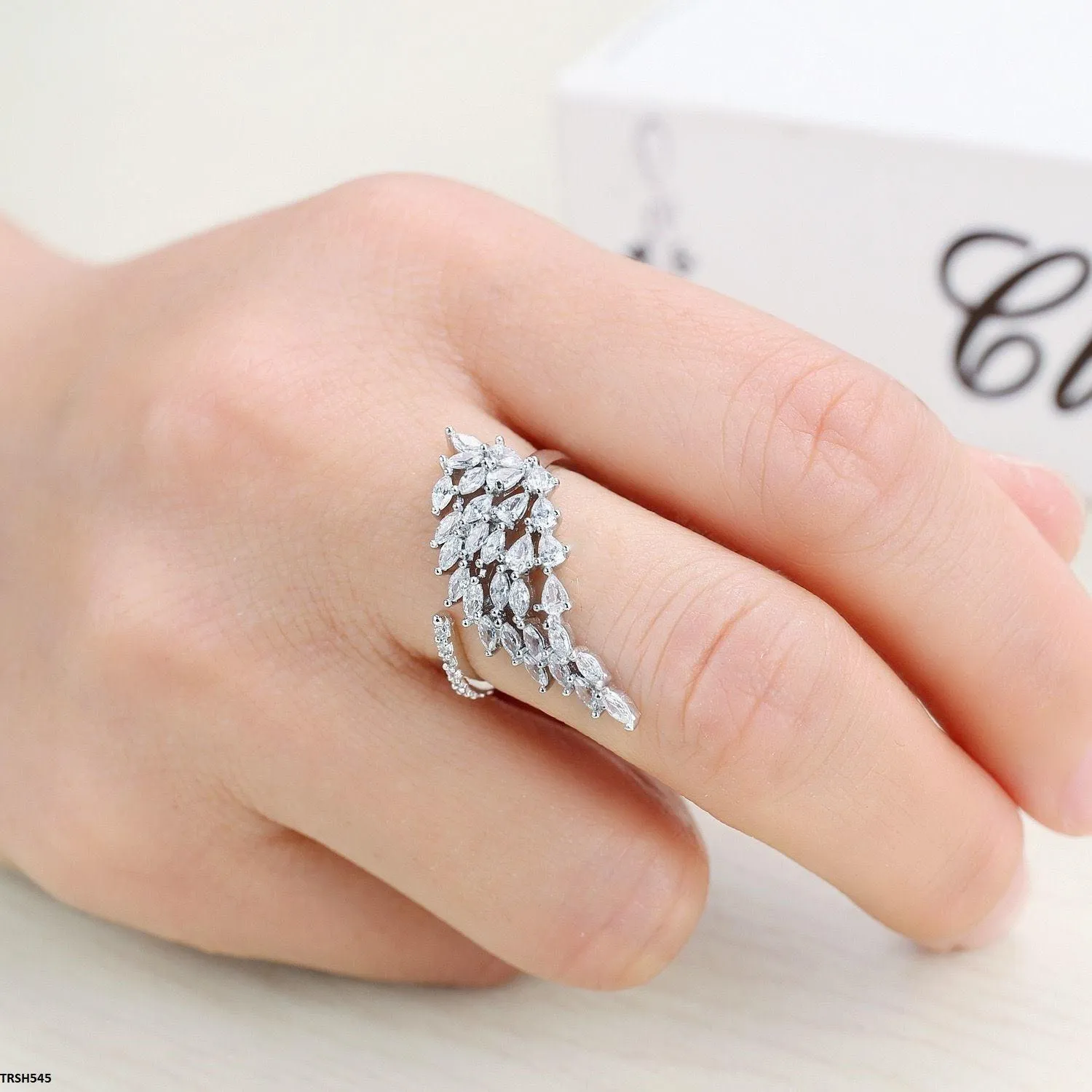 Luxury Adjustable Leaf Ring