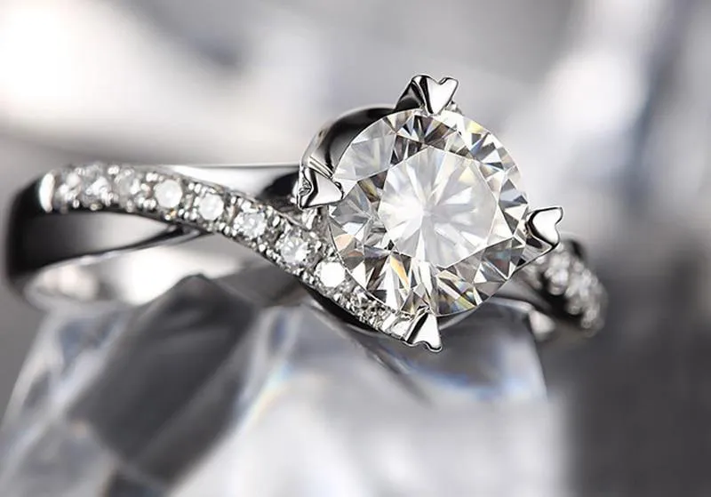 Luxury Round Lab Diamond Wedding Engagement Ring