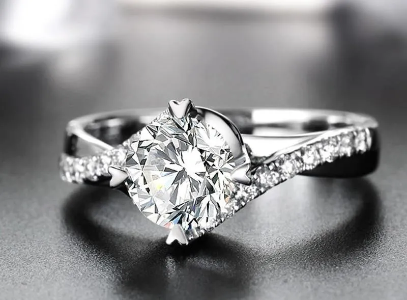 Luxury Round Lab Diamond Wedding Engagement Ring