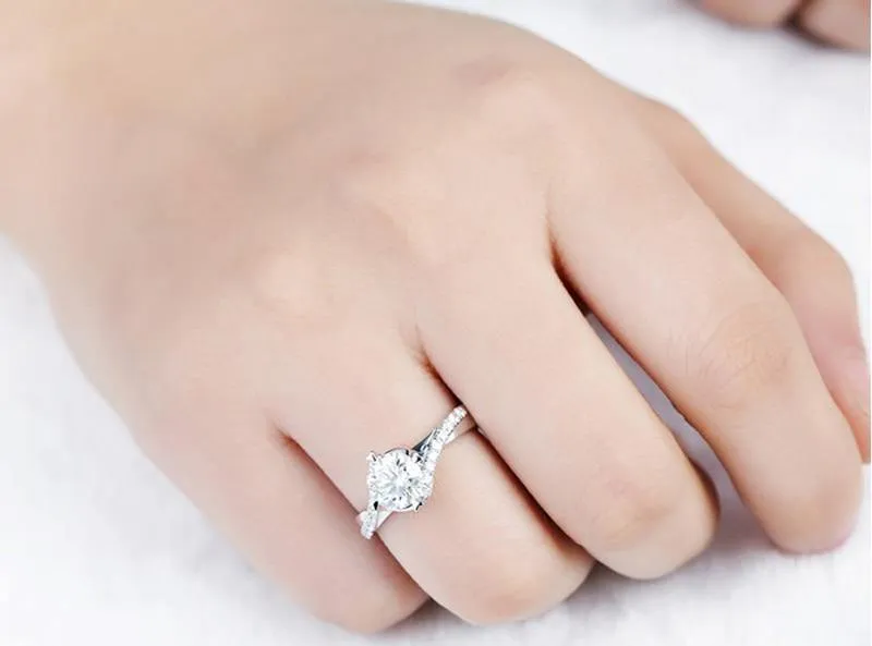 Luxury Round Lab Diamond Wedding Engagement Ring