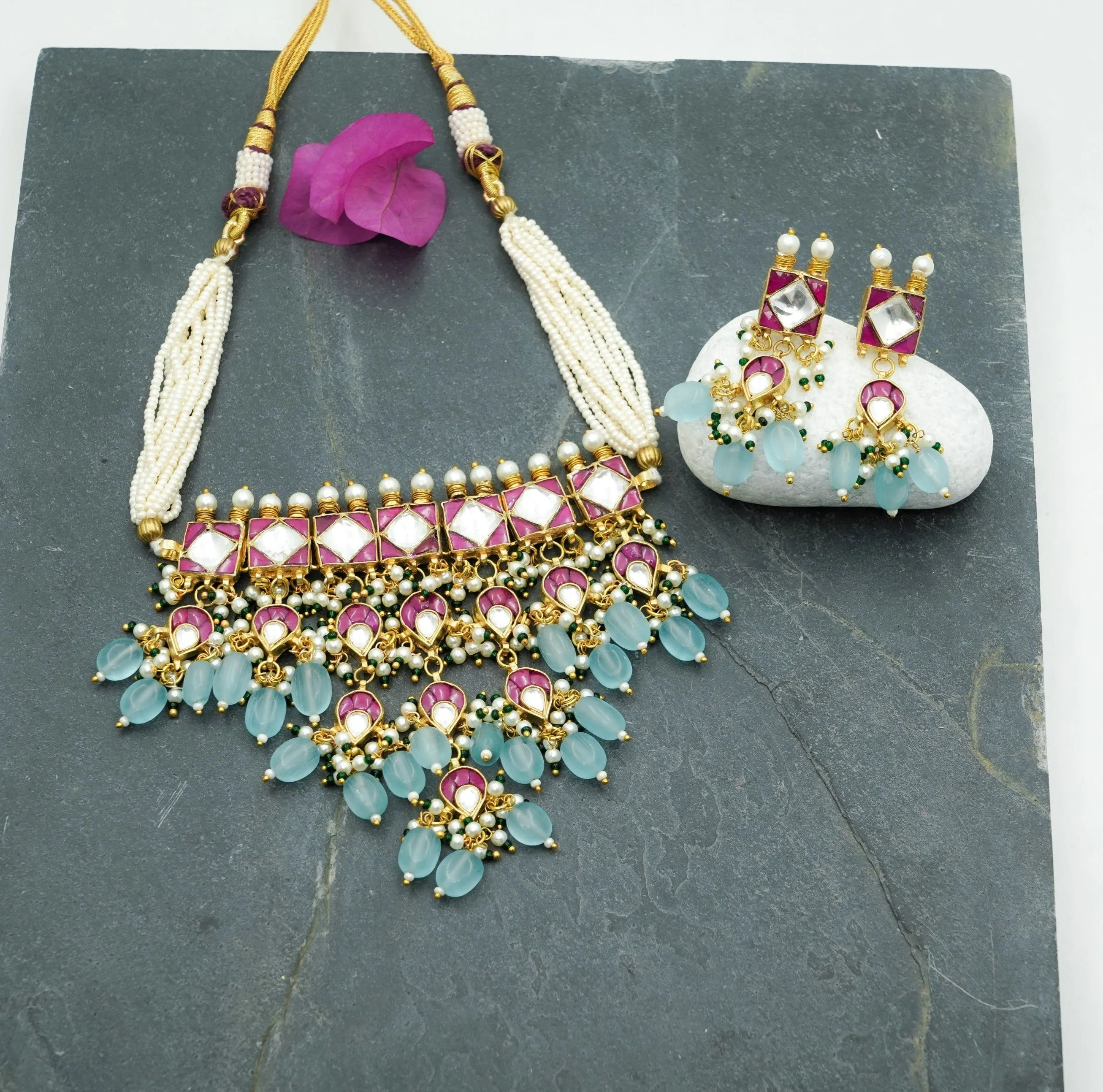 Ornate Kundan Necklace and Earrings Set