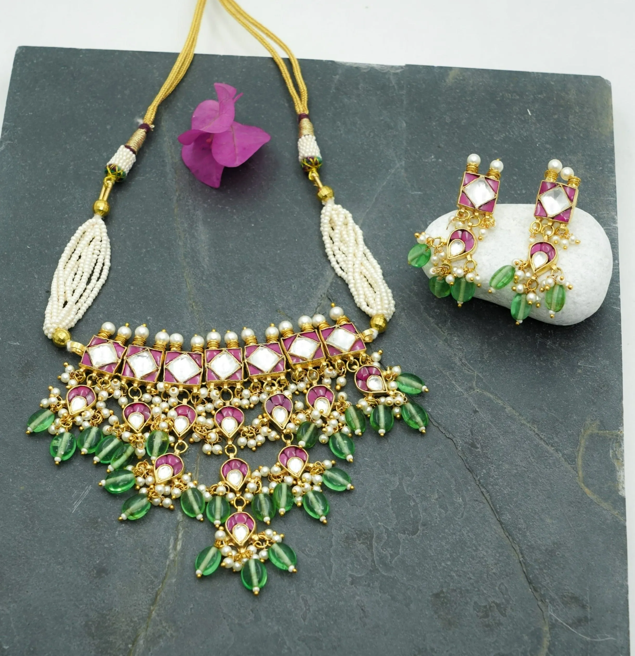 Ornate Kundan Necklace and Earrings Set