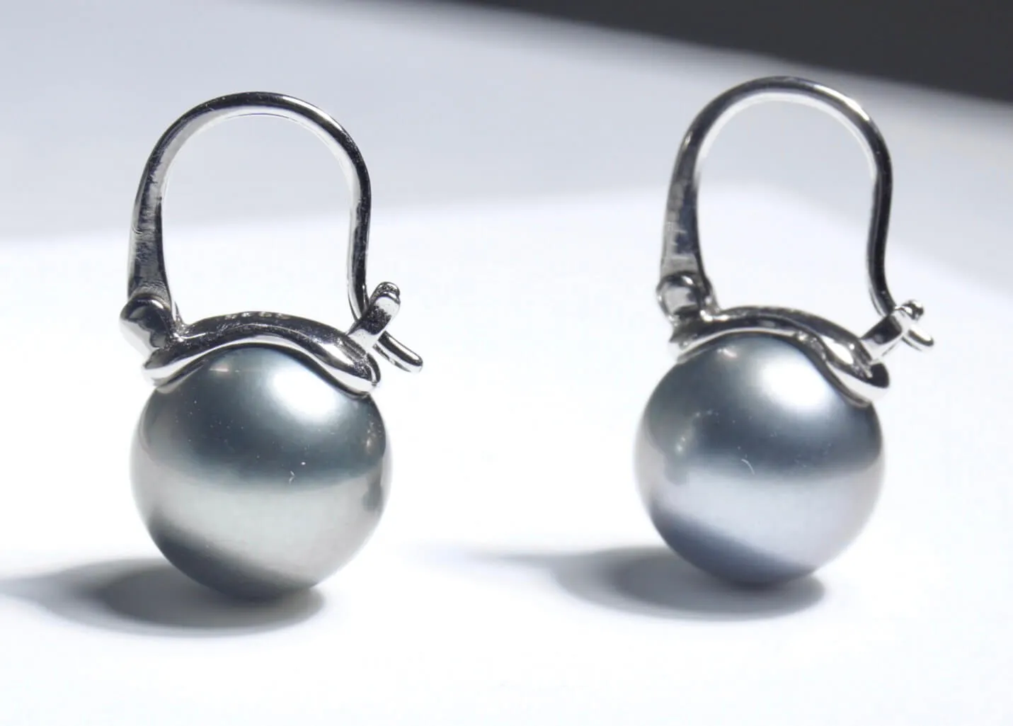 Urban Elegance 11.3mm Tahitian Pear Earrings