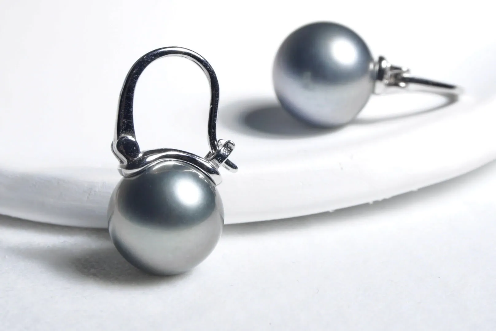 Urban Elegance 11.3mm Tahitian Pear Earrings